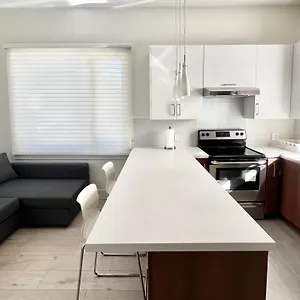 Ferienhaus Brand New Modern Laneway House, Vancouver
